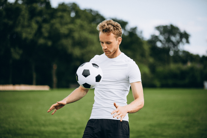 How Mental Strength Separates Good Players from Football Legends